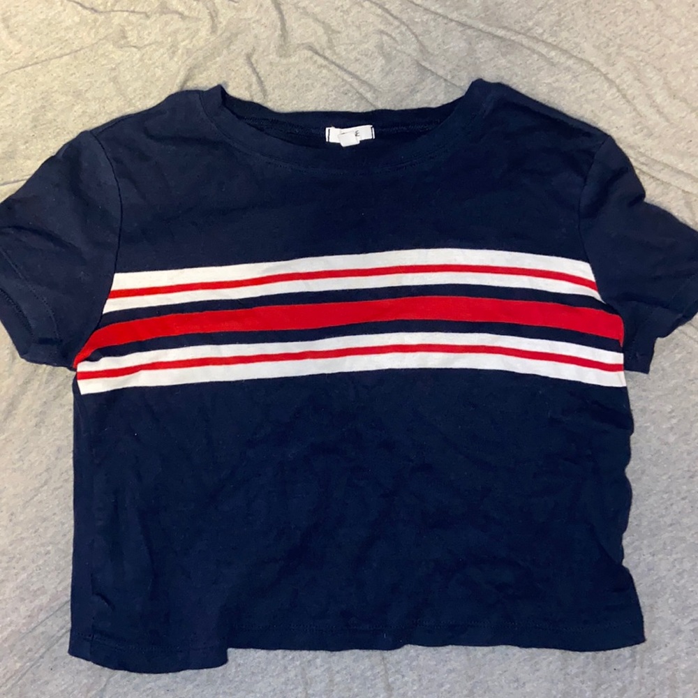 Woman’s Ardene cropped t-shirt